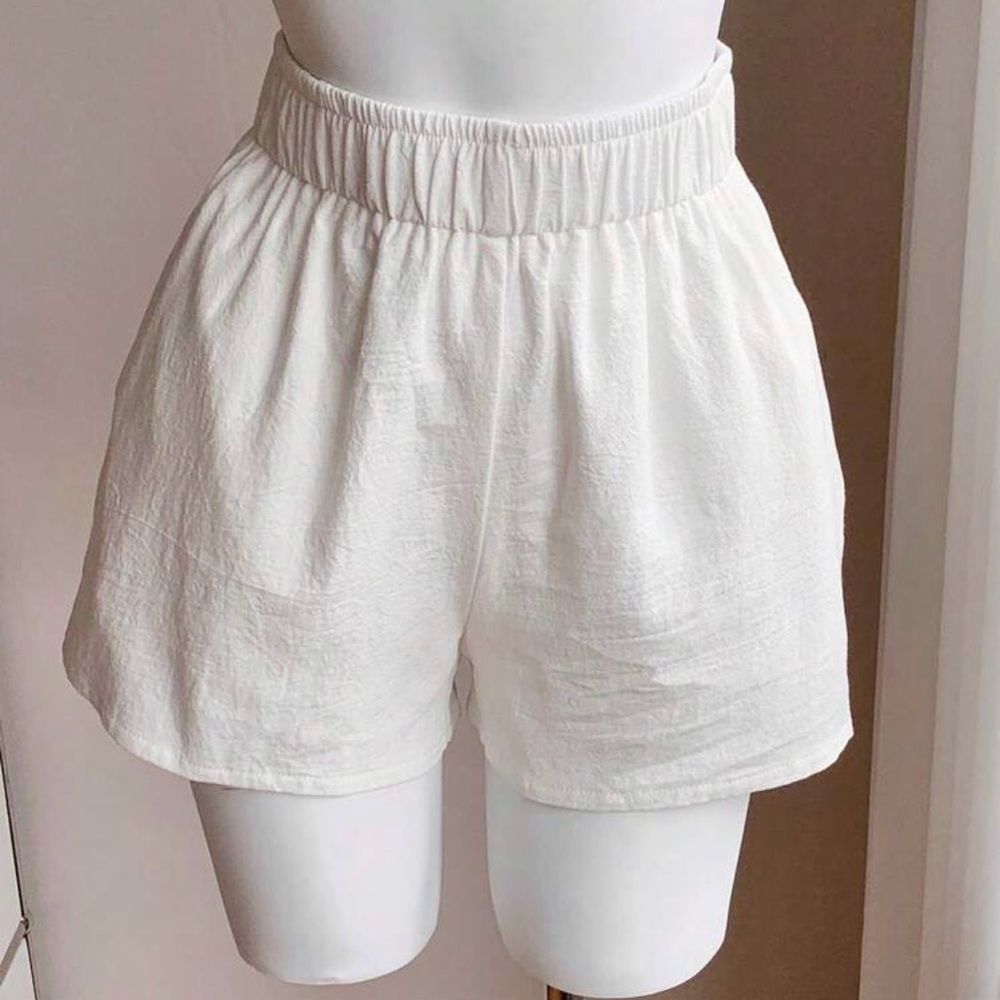 Classic Elastic-Waist White Linen Women's Shorts 100% cotton